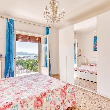 公寓 3 Bedroom Front In Gr 福洛尼卡