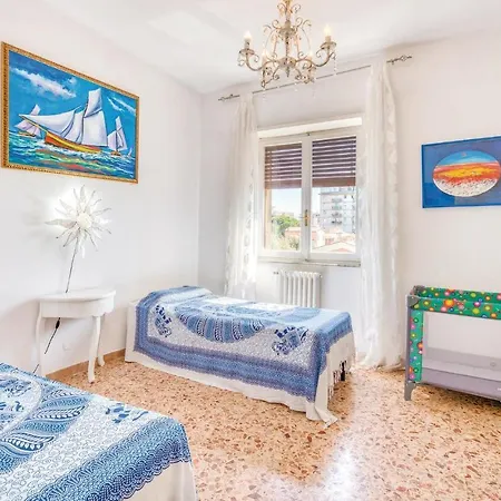 公寓 3 Bedroom Front In Gr *