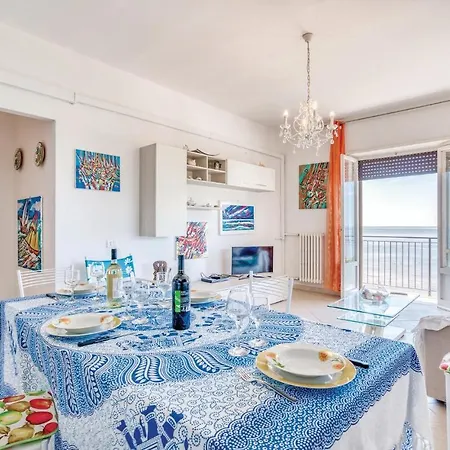 3 Bedroom Front In Gr 福洛尼卡